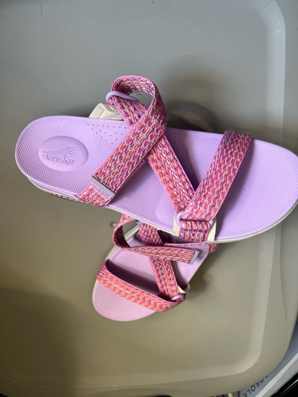 Dansko Rosette women’s size 38/US 8 fuchsia pink straps sports sandals new